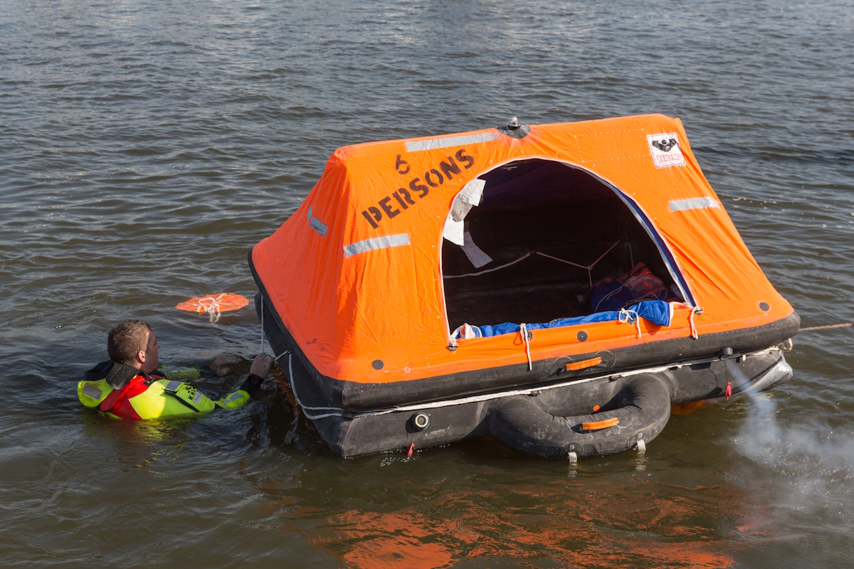 uk liferaft regulations