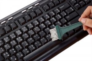 cleaning keyboard