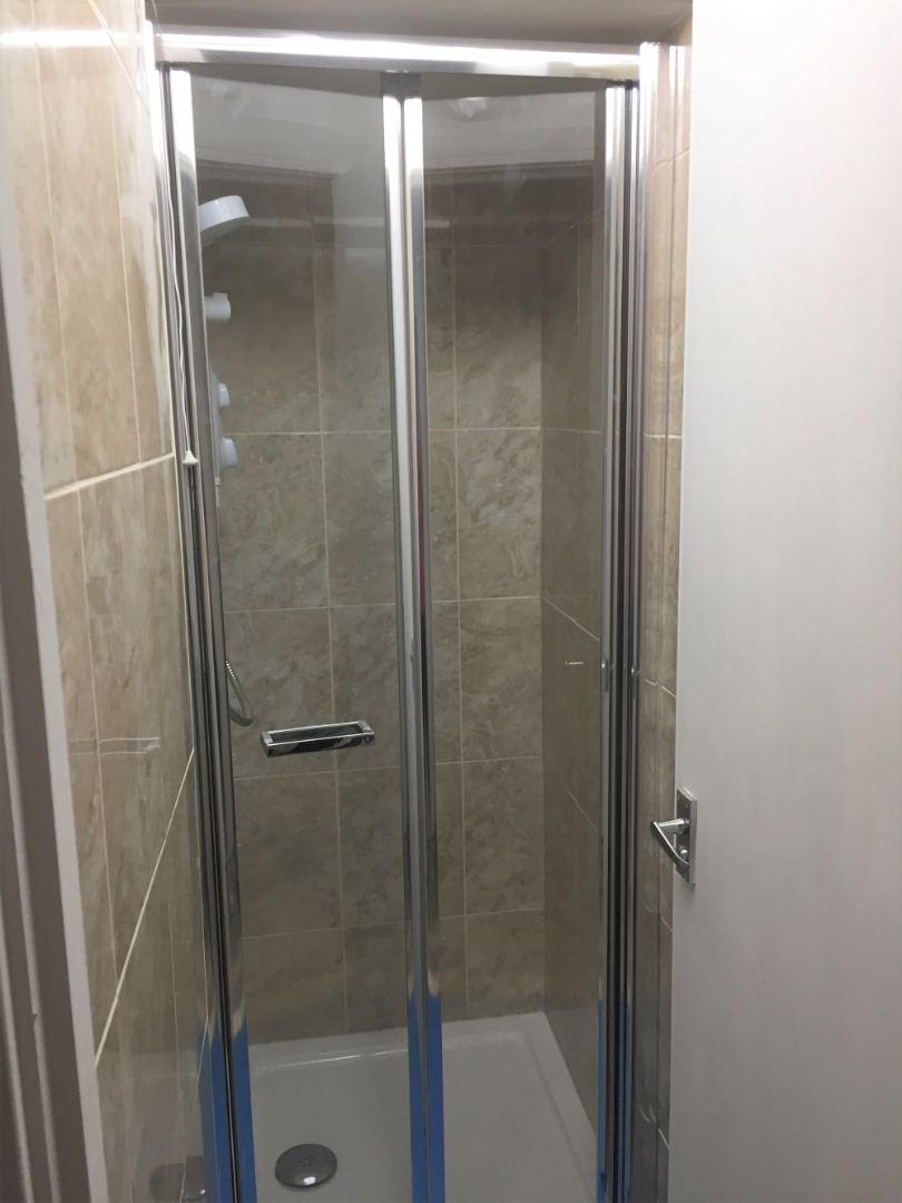 pains road shower room