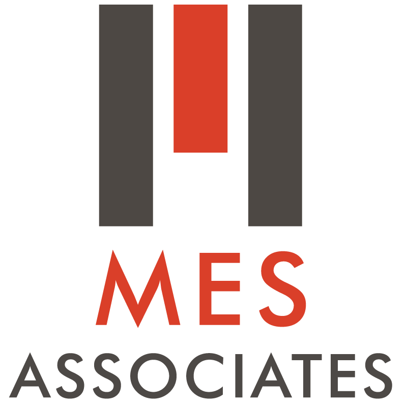 Molloys Associates Logo