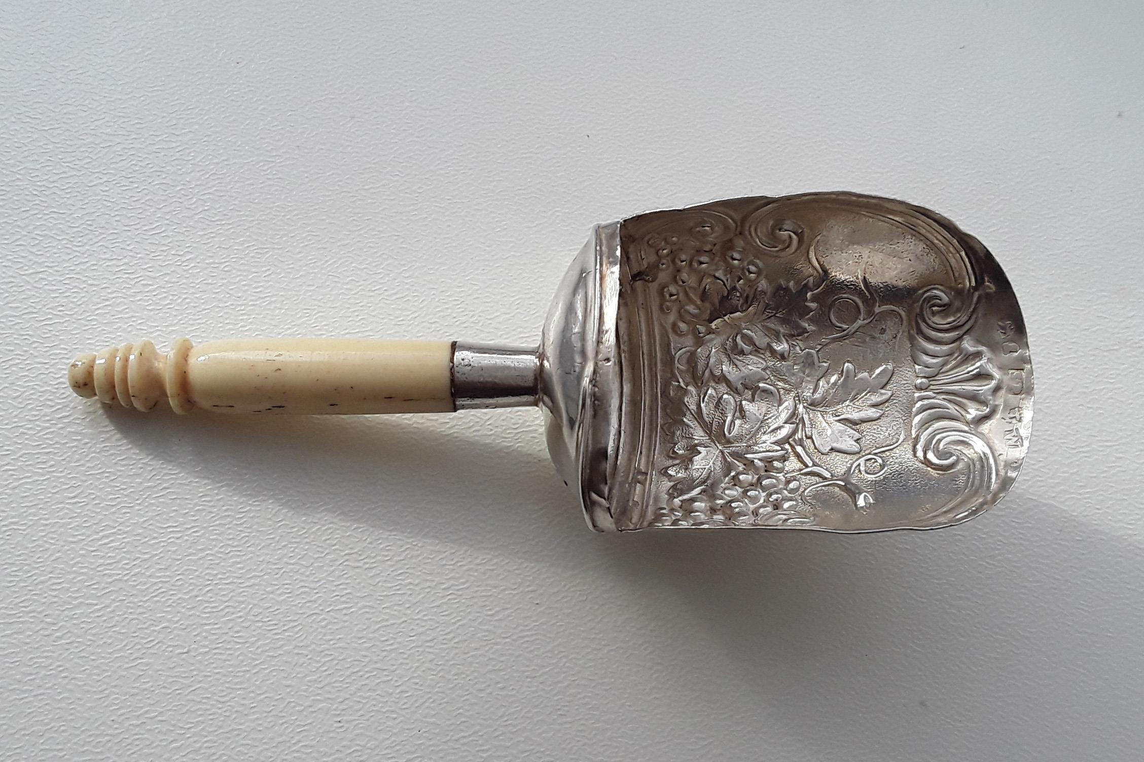 20190217 / 003 Fruiting vine shovel bowl with turned bone handle, Samuel Pemberton, Birmingham, 1820, A/F, - £145