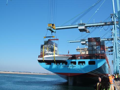 Lift on lift off / Boat shipping Kuwait