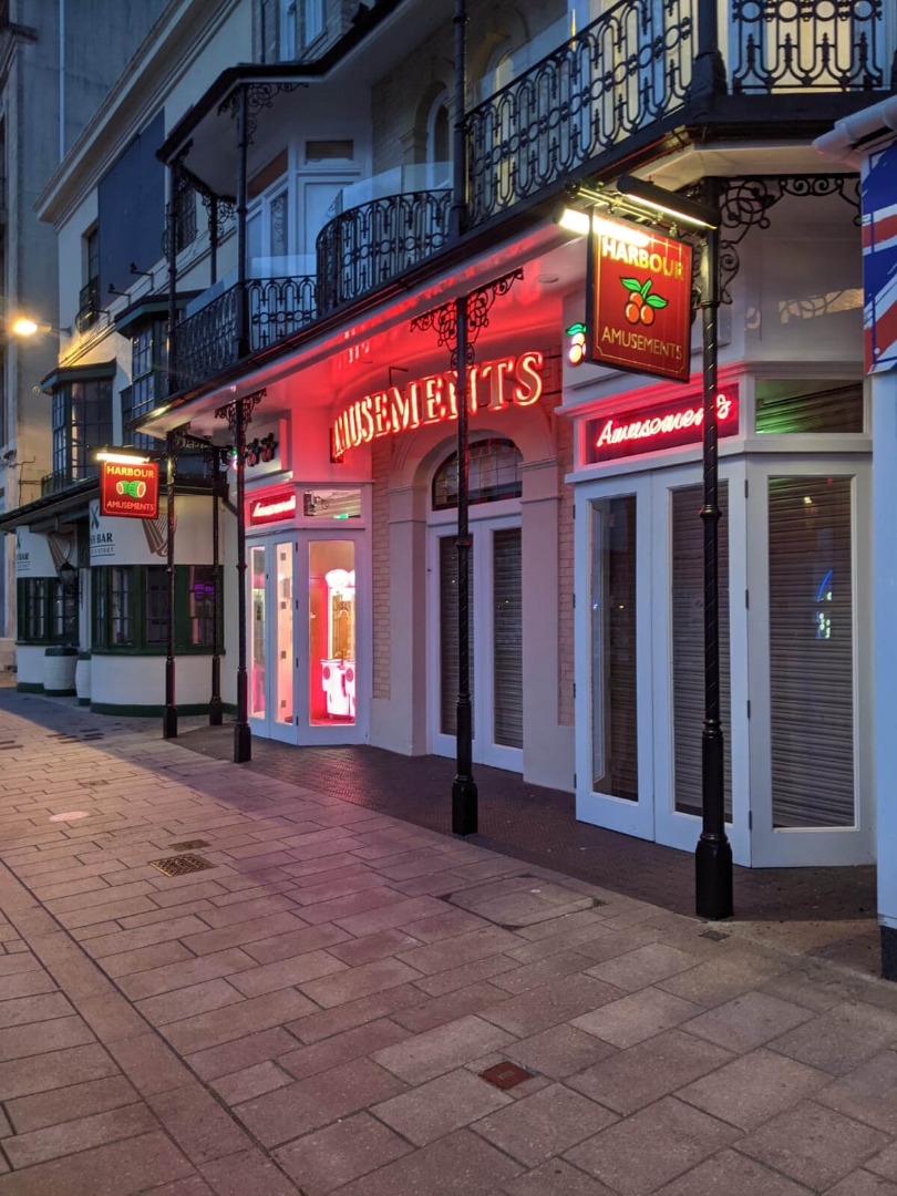 Harbour amusements display