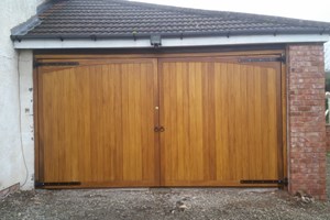 Alternative flat top garage doors 