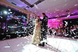 Confetti blasts can be used for your cake cutting ceremony, or your first, combined with some atmospherics, these effects can look outstanding for the moment, and in your wedding photo album or videos.