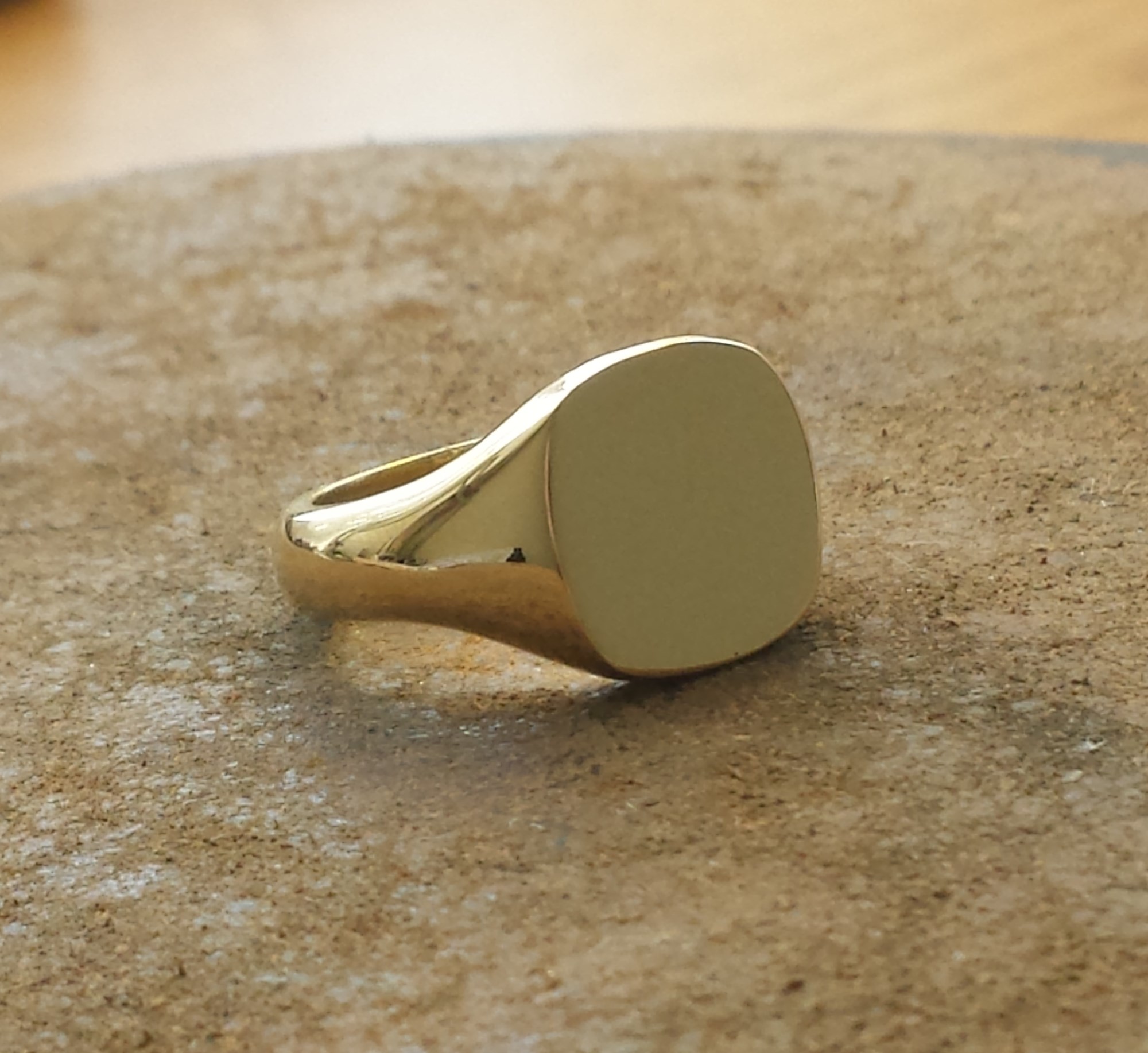 Solid Sideways Oval Flat Top Plain Signet Ring – LeGassick Jewellery