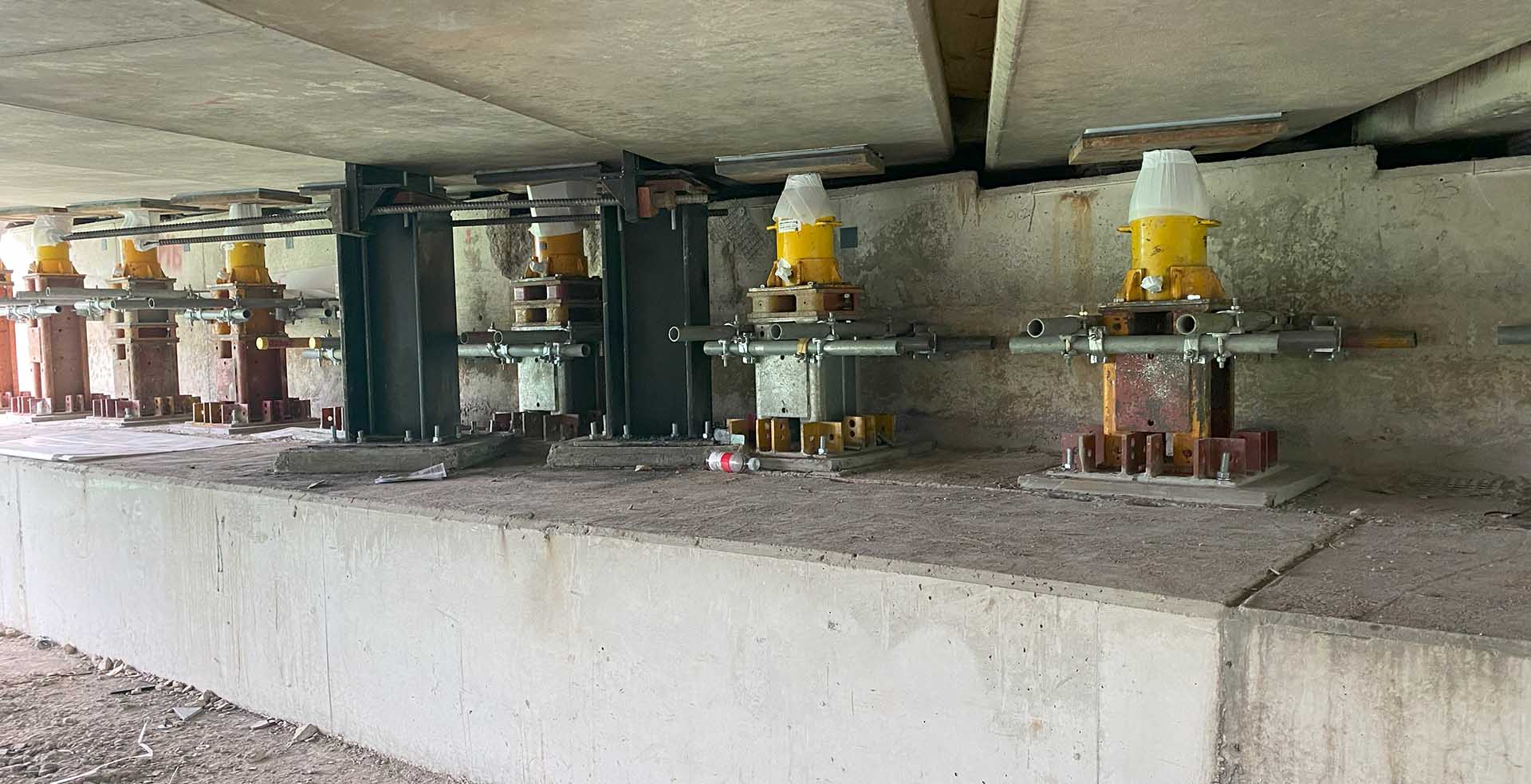 hydraulic bridge jacking, synchronised lifting, temporary propping