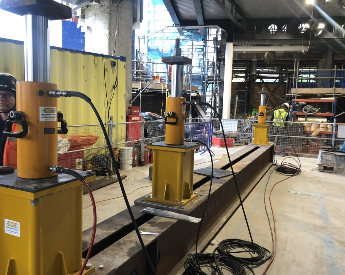 hydraulic bar jacking, heavy-lifting, sliding and skidding