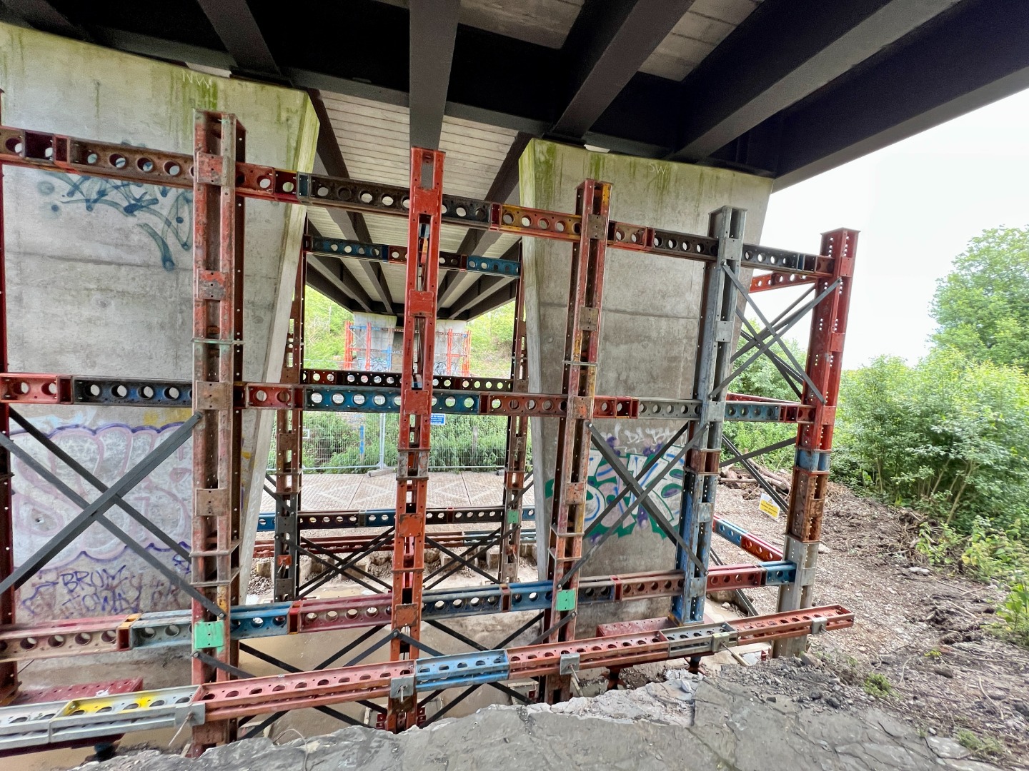 facade retention, temporary propping, bridge propping and jacking, megashor