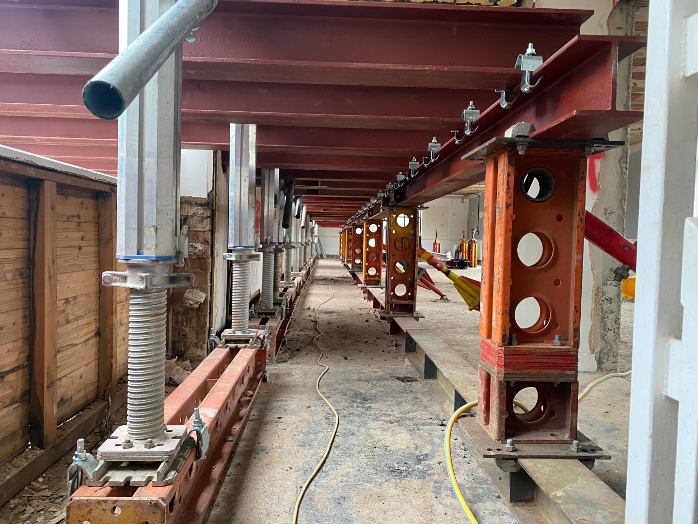 propping and needling, temporary propping, temporary works
