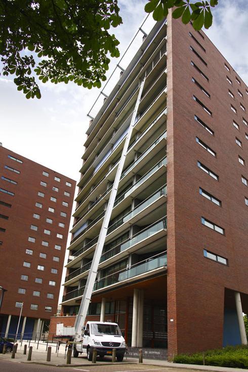 External elevator for large buildings - The Furniture Hoist Company