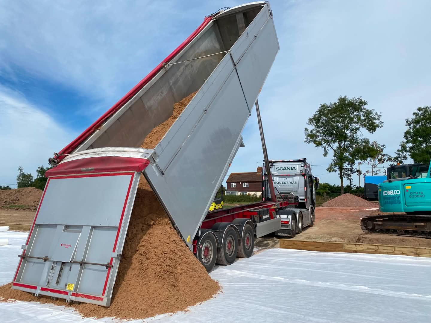Tipping sand