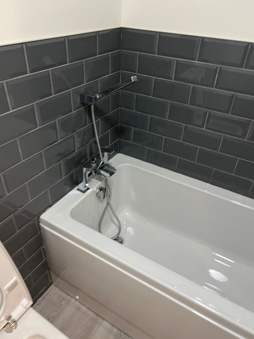 Project 3 black tile bath
