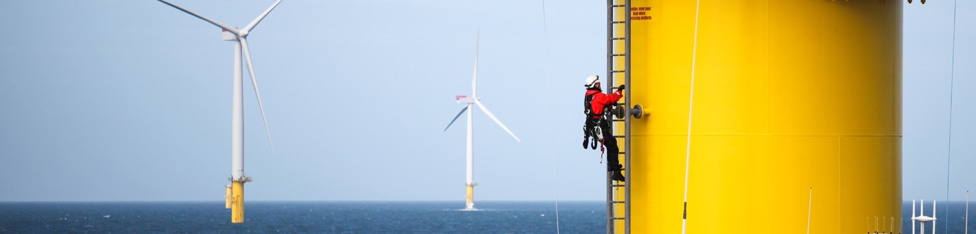 Crew transfer on an offshore wind farm. © Licensed to Spectrum Offshore