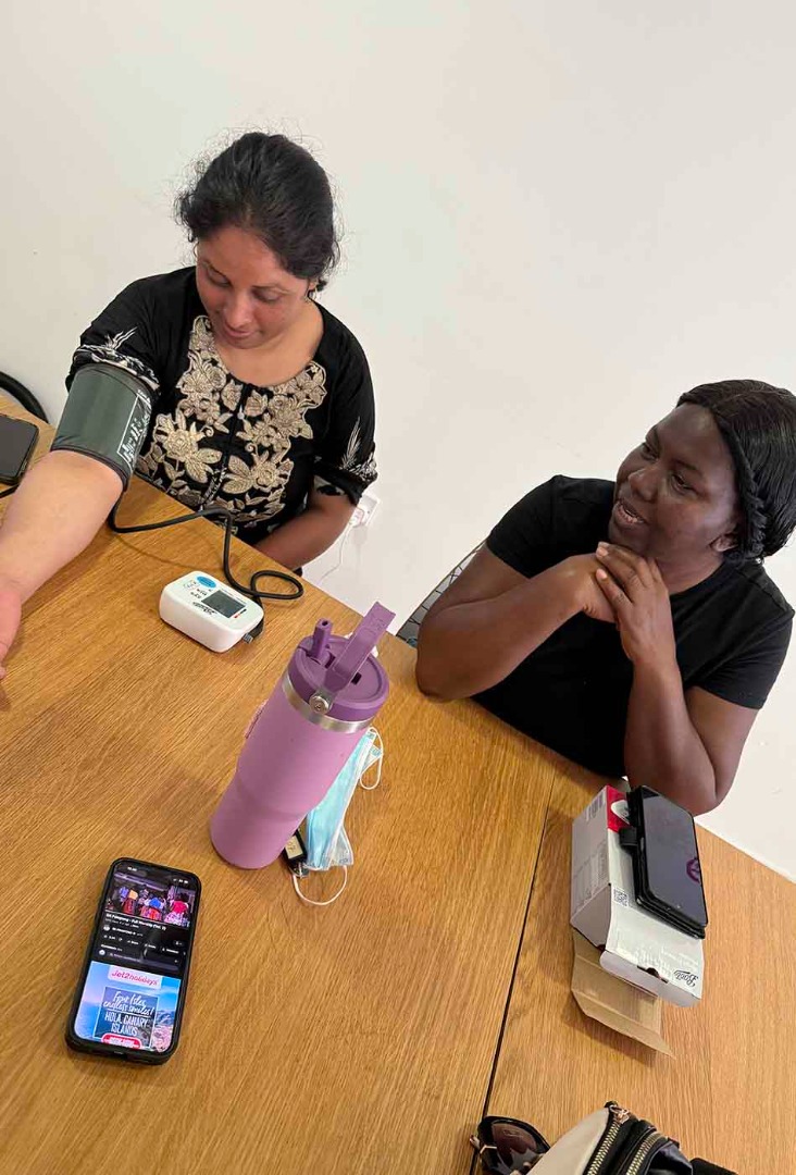 Support worker doing tenant health check2