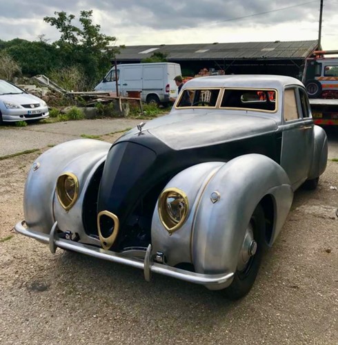 Front view of the recreated 1939 Bentley Corniche, showing the hand-formed aluminium wings and distinctive steel bonnet section.