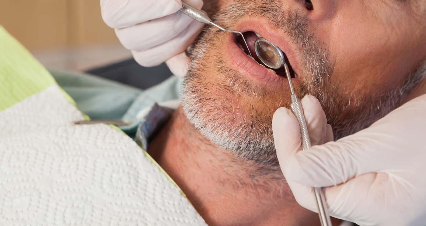 Dental look a patients teeth