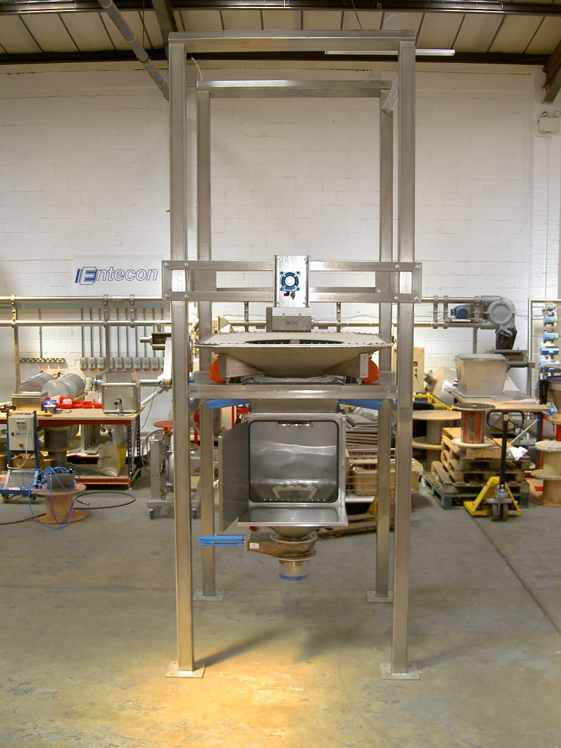 Fibc discharge station in warehouse