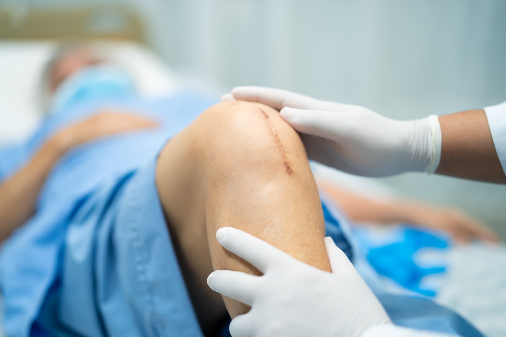 examining knee 2026 08 26 100916