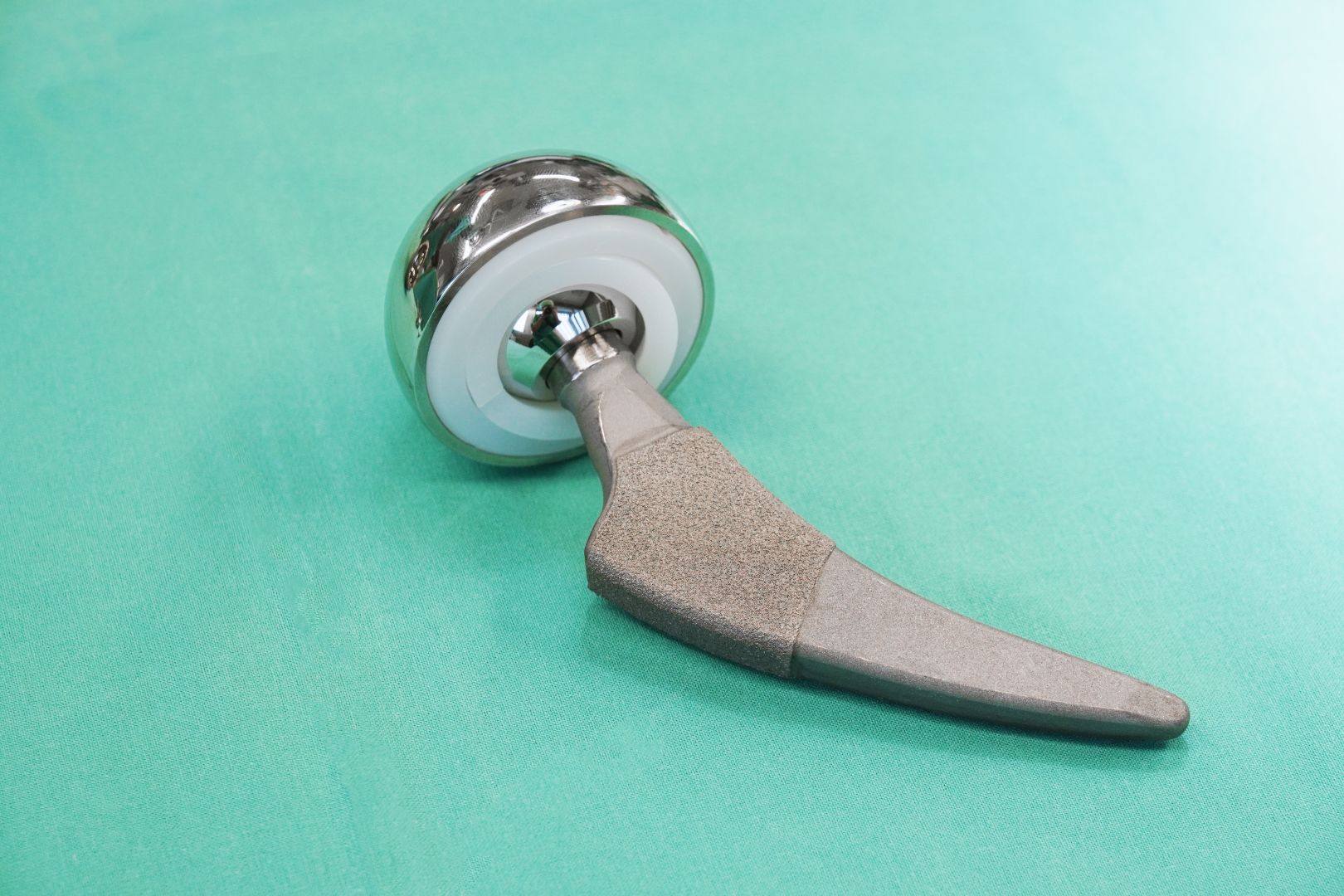 hip replacement metal implant