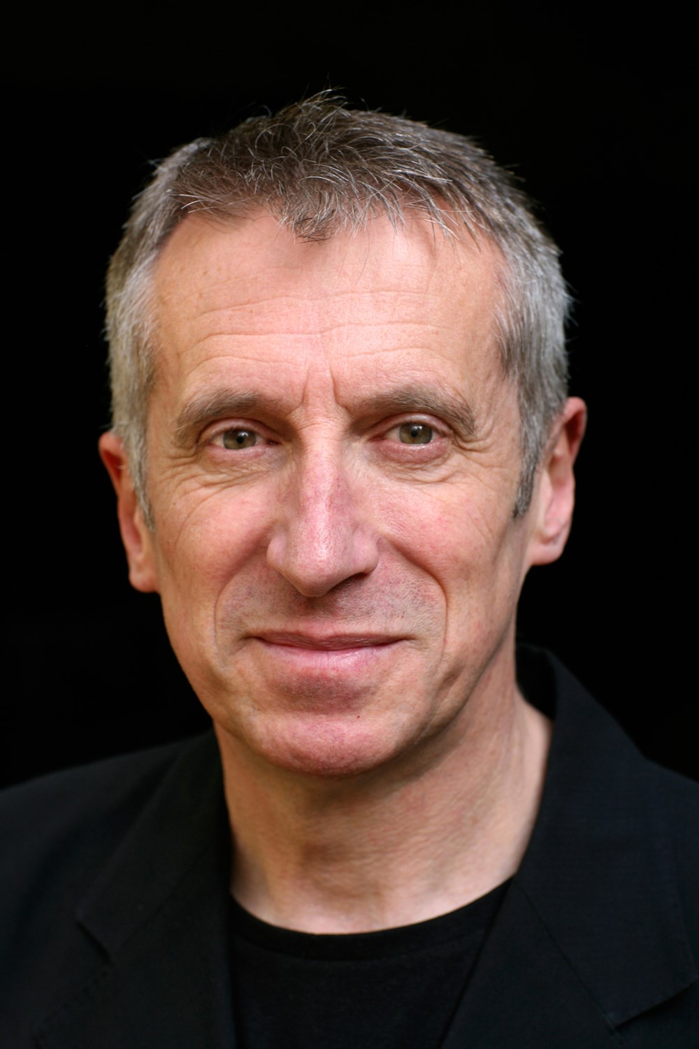 simon fraser headshot