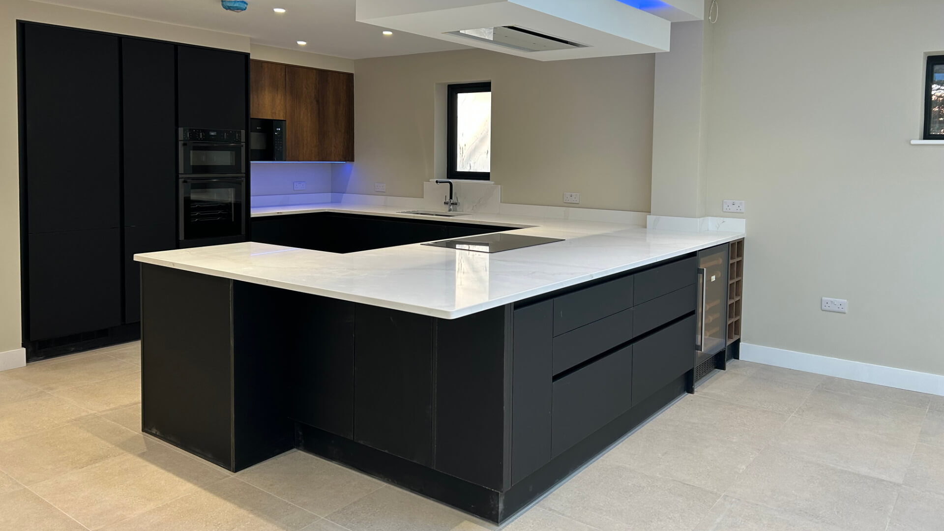 kitchen with marble worktops 2