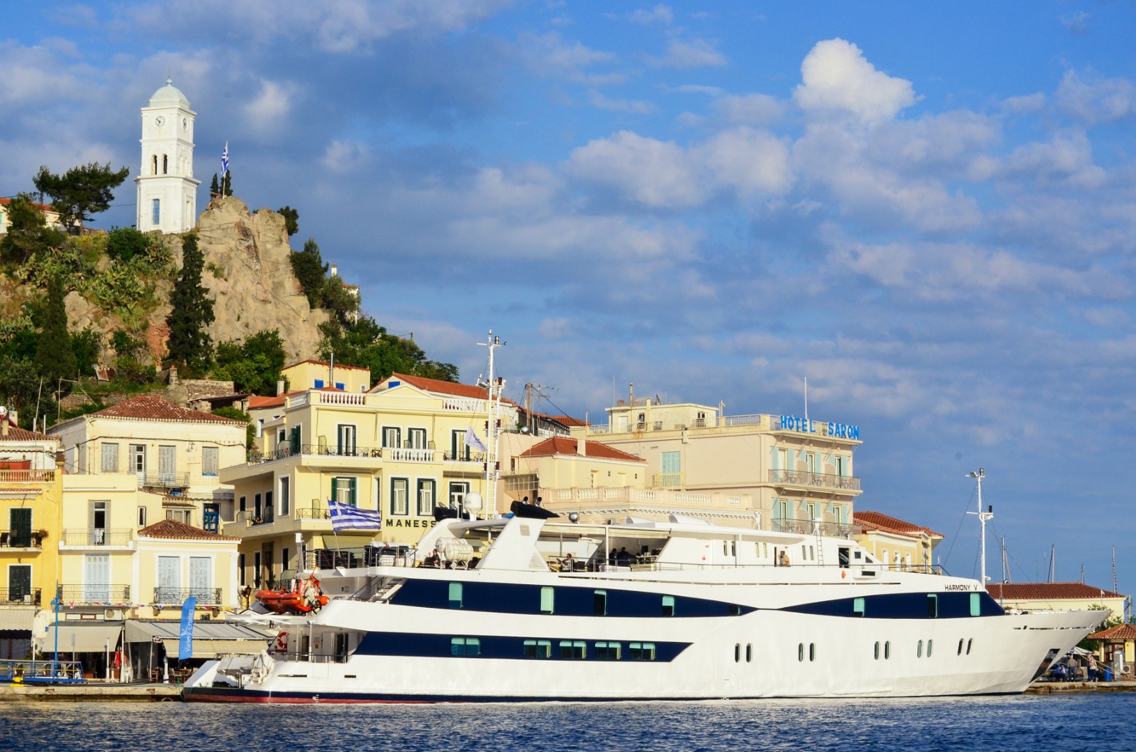 small yacht cruise greece