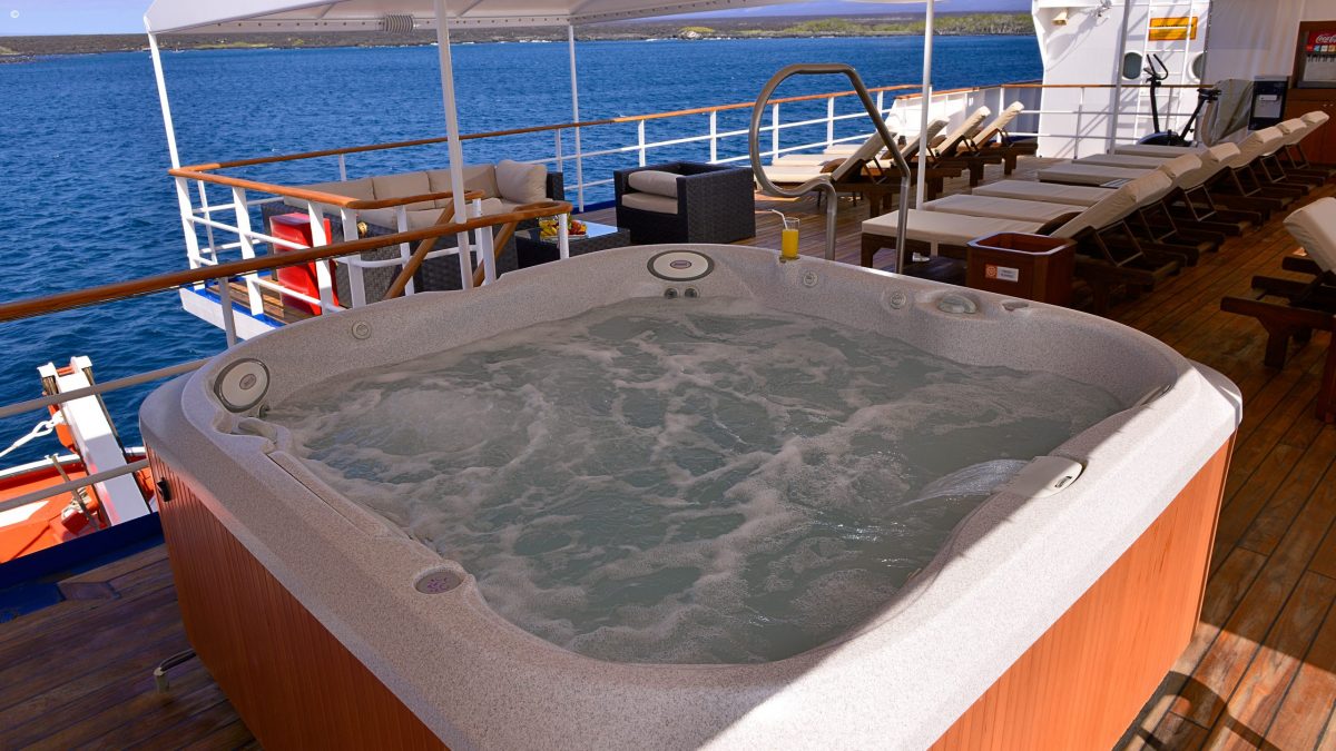 yacht cruise greek islands