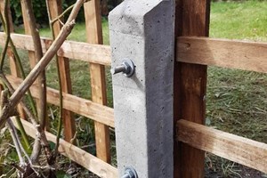 Expert fence construction knowledge of the two styles constructed constructions for property boundary fences. Constructing advice of inline & off-set fencing & who gets the good constructional side.