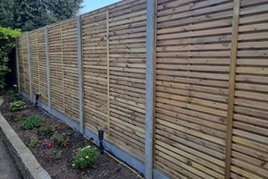 Expert Fence Contractors in wood, composite & concrete fencing in Suffolk, supply & fit bespoke, modern, decorative, picket, slatted fences range or premade fencing.