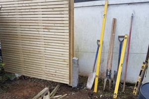 Expert fencing service Ipswich, Suffolk & Woodbridge manufacturers offer replacement installations, replace fence & gates, unparalleled fixing fences professionally & cost effective servicing advice.