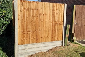 Ipswich fencing services garden fence installation service guaranty on recommended fences and unparalleled repair servicing of wood, concrete posts, panels and rails.