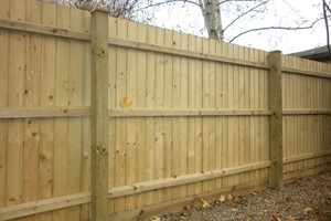 Which garden fencing services are best. Understanding the density and porosity of the different types of wooden garden fences gives the best garden fence advice to a customer. 