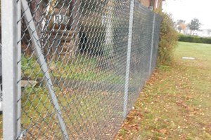How Which Fence contractors are best, offering a garden fence 10 year guaranty contract for recommended fences enforcing contractor competence for panels, posts and life expectancy.