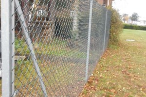 Galvanised wire fences of Chain Link, Stock & Barbed wire are farm fence products & cheapest fencing measured in tensile thickness with a life span of around 70+ years. 