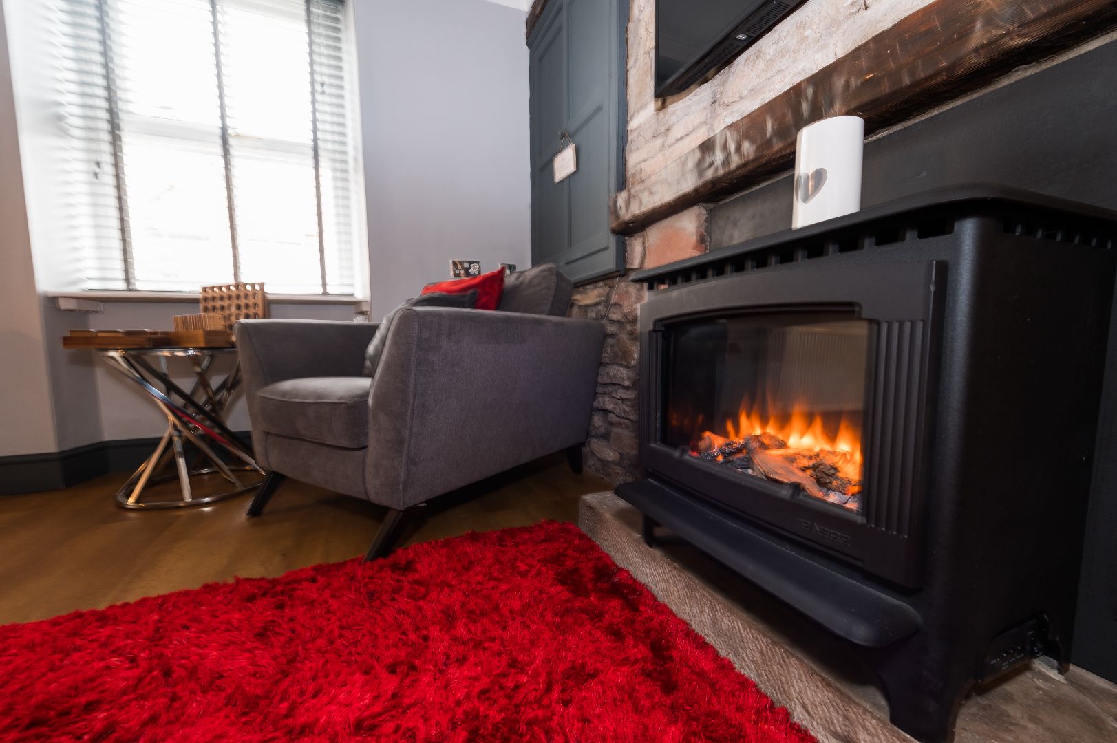 Crown Cottage Lounge 8