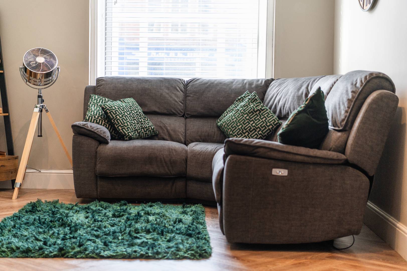 Cushion Bank Lounge 4