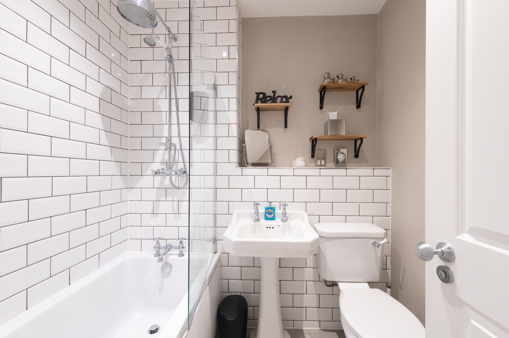 Cushion bank Bathroom