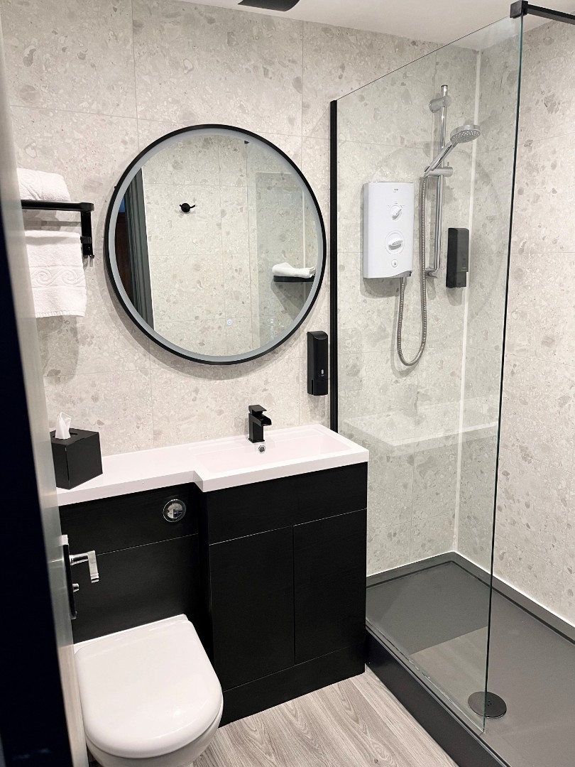 Pub rooms bathroom