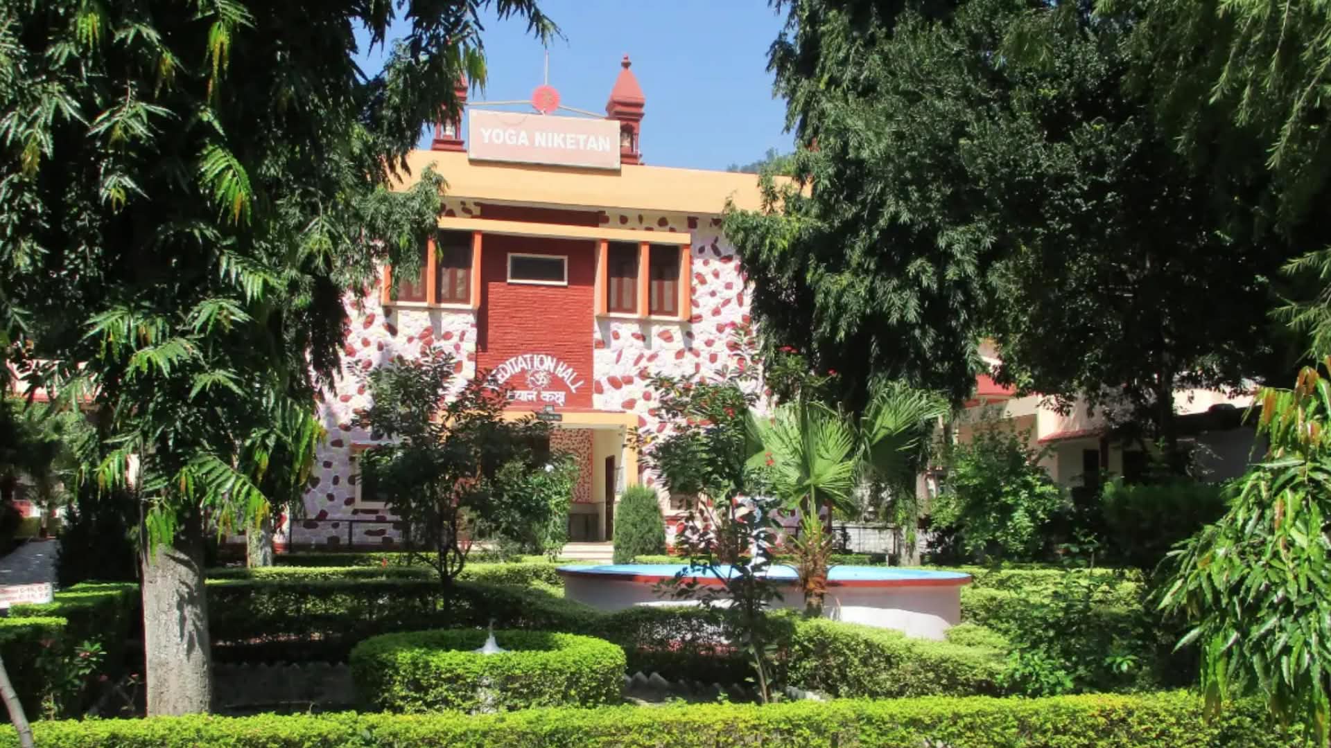 Yoga niketan med hall