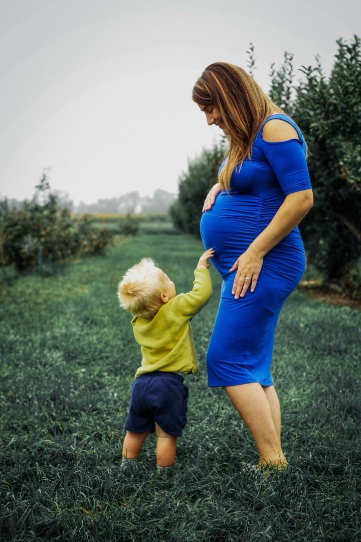 pregnant mum with toddler