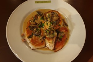 Roasted Chicken
Chicken breast in cream and mushroom sauce, vol au vent pastry