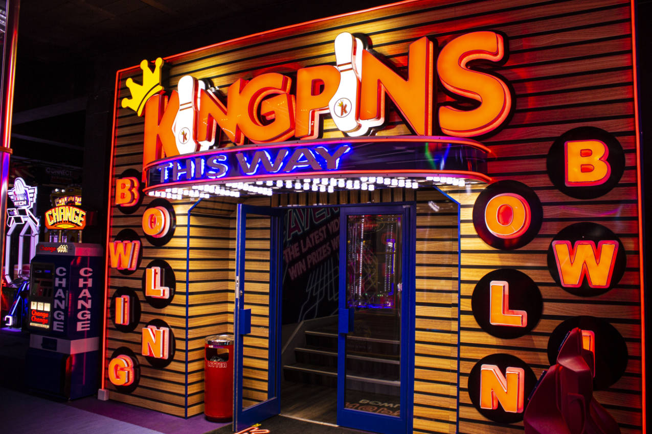 kingpins bowling entrance