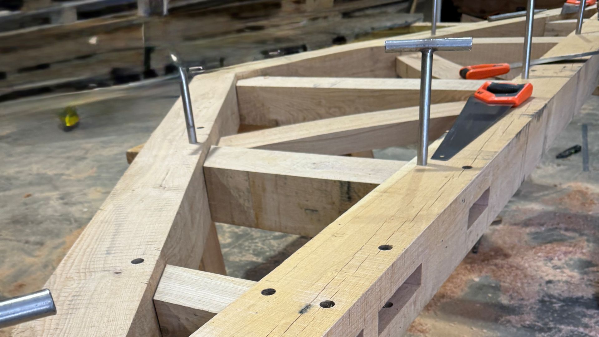 Green Oak truss in work