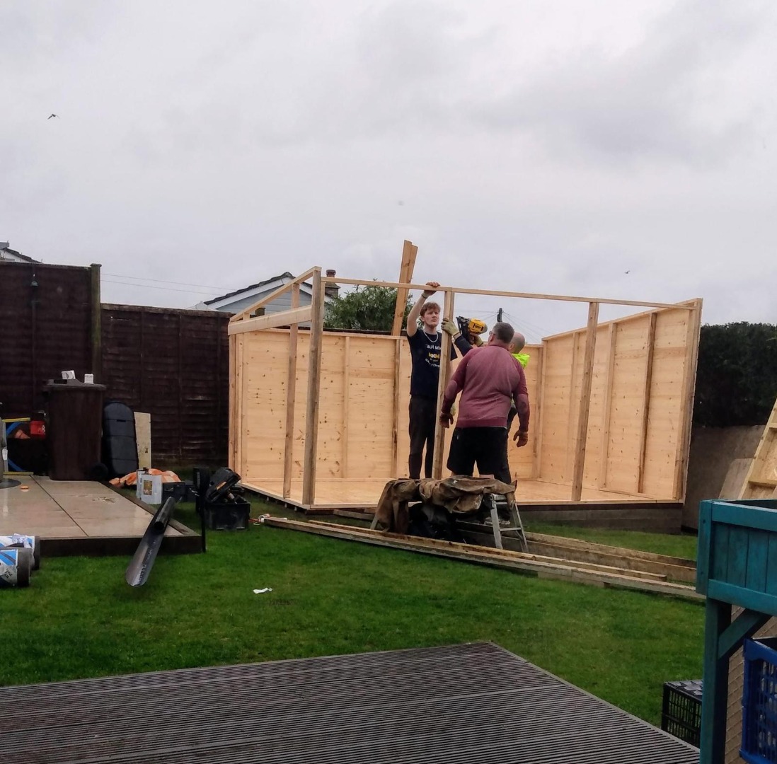 Garden rooms building