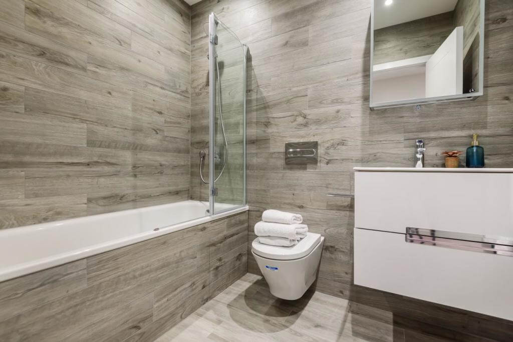 Chatfield road property bathroom