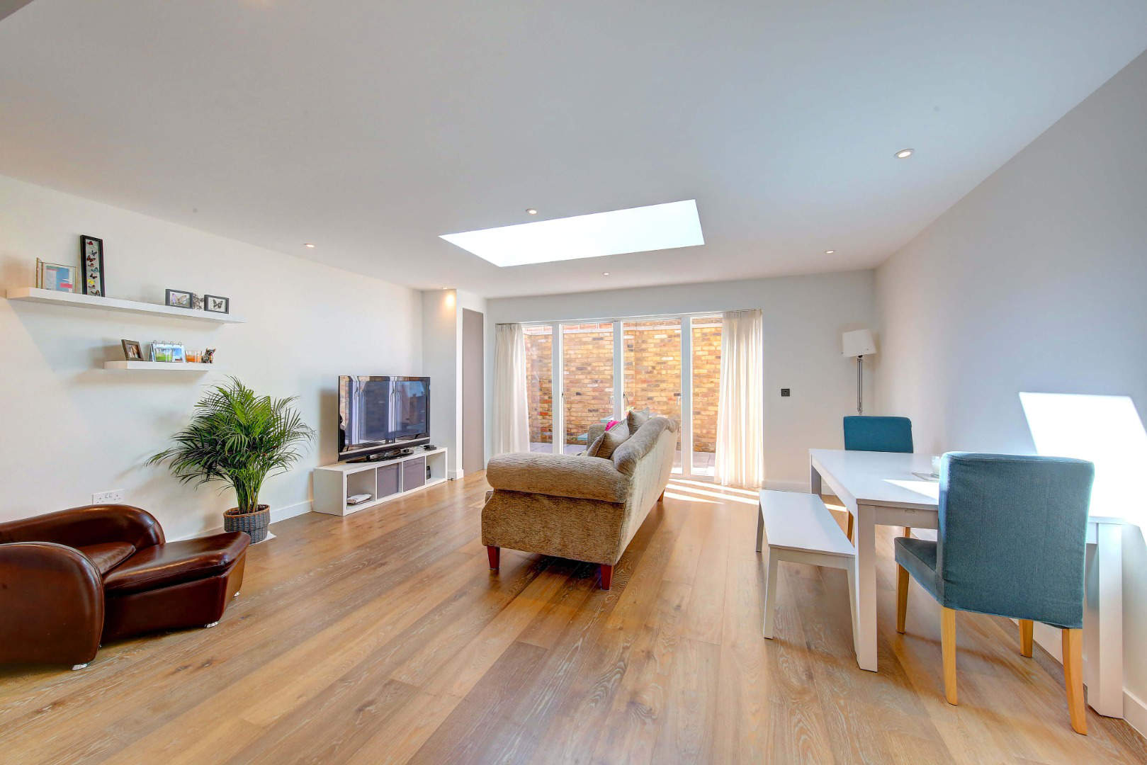 Lower Richmond Road property living room