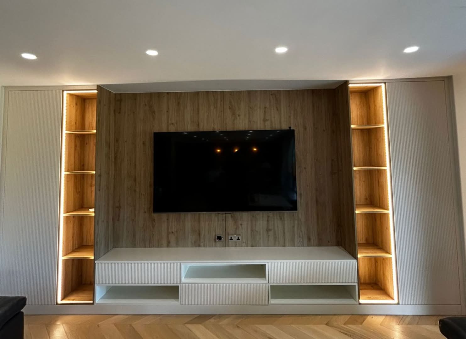 Wood shelving ring lighting short