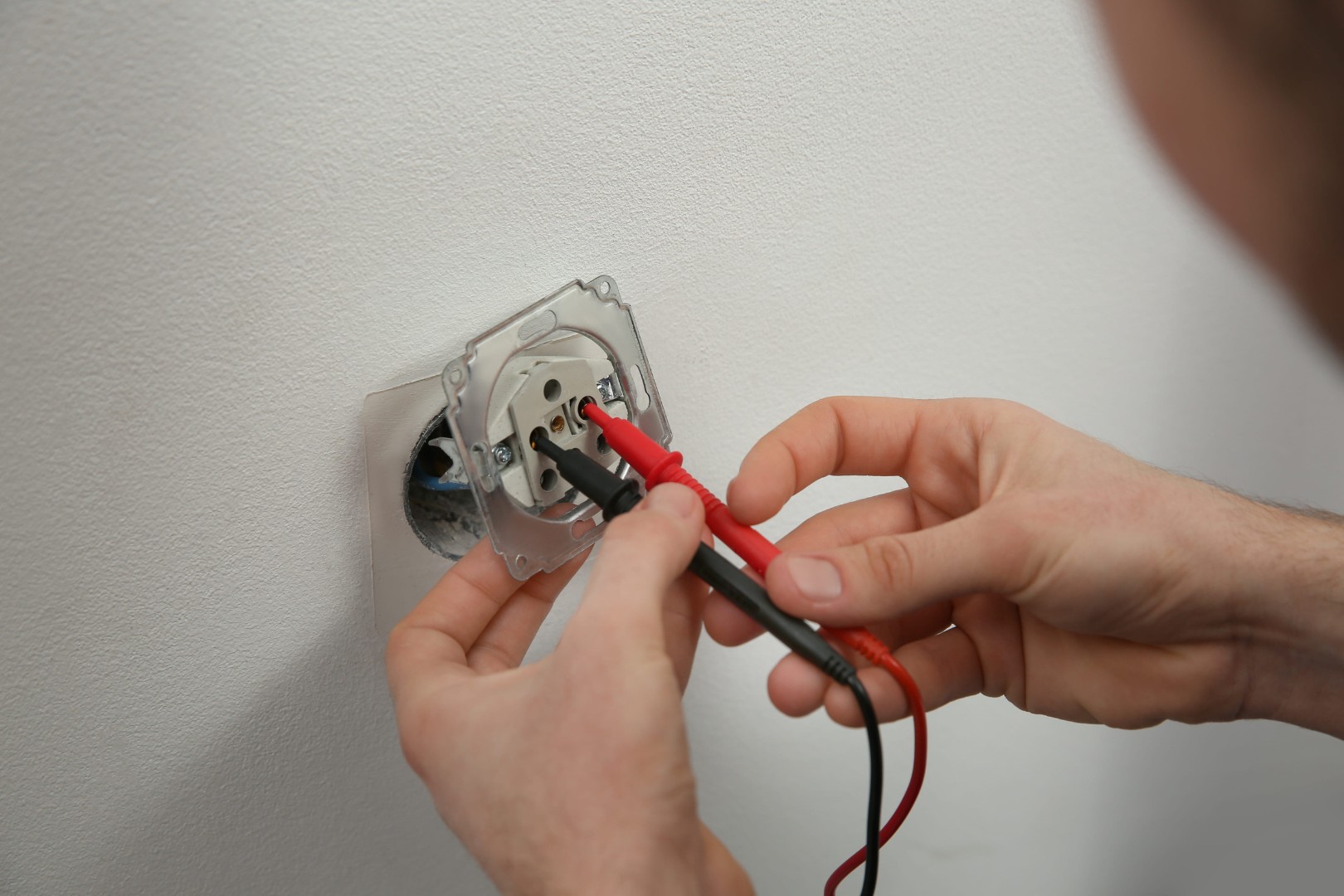 Electrical testing of plug socket