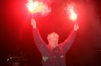 That flares picture, a happy and relieved Mike Golding, the second smoking session he had since crossing the line !